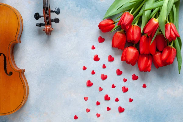 Two Old Violins Red Heart Shape Figurines Bouquet Red Tulips — Stock Photo, Image