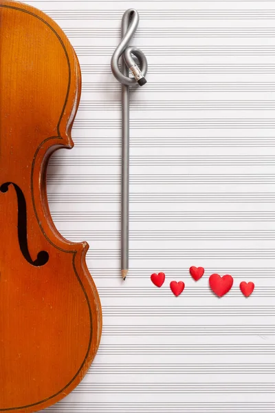 Old Violin Pencil Treble Clef Shape Red Heart Figurines Top — Stock Photo, Image