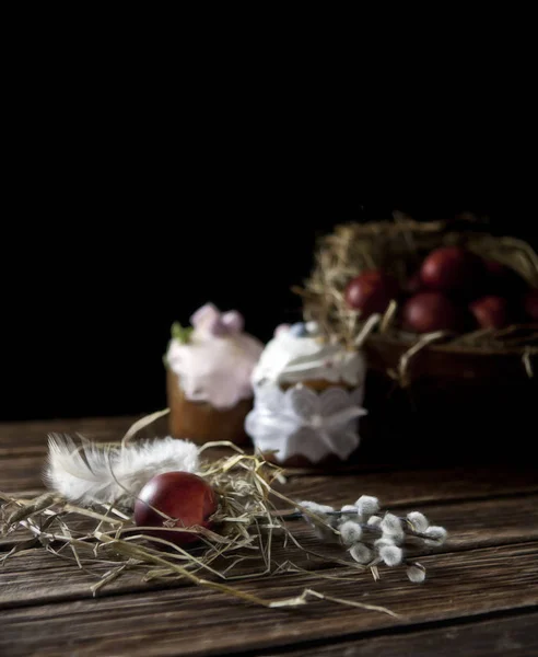 Telur Paskah Dicat Willow Dan Kue Paskah Masih Hidup Dalam — Stok Foto