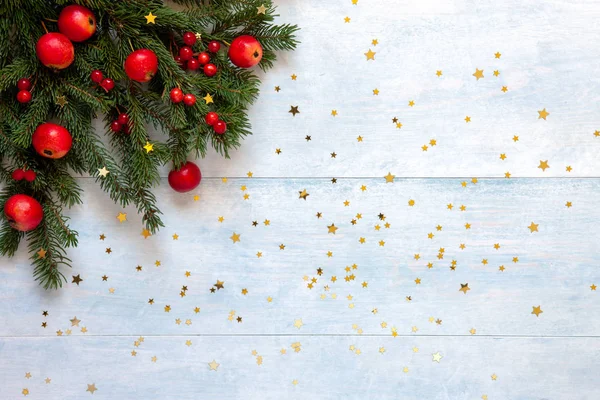 Composition Noël Avec Pommes Rouges Baies Rouges Sur Branches Sapin — Photo