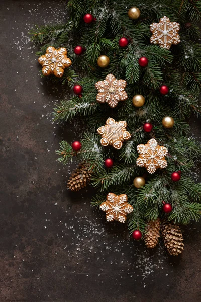 圣诞假期背景与杉树树枝，圆锥 — 图库照片