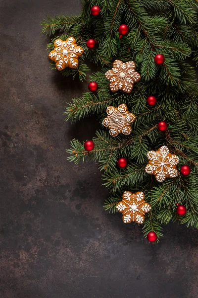 Köknar ağacı dalları, koniler ile Noel tatili arka plan — Stok fotoğraf