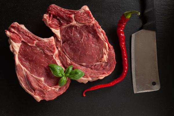 Bife Cru Carne Fresca Com Osso Placa Corte Pedra Machado — Fotografia de Stock