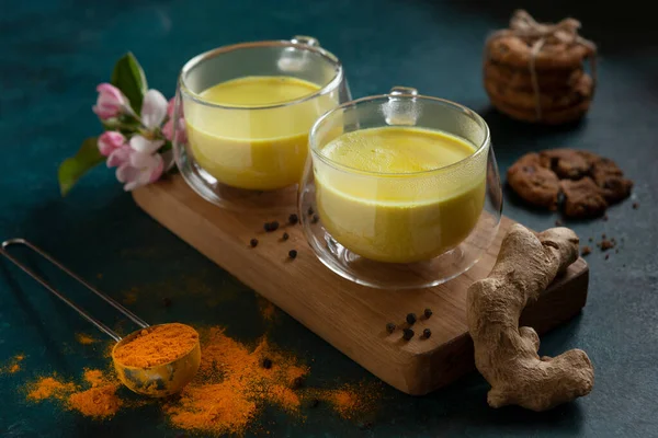 Two Cups Ayurvedic Drink Golden Milk Turmeric Latte Curcuma Powder — Stock Photo, Image