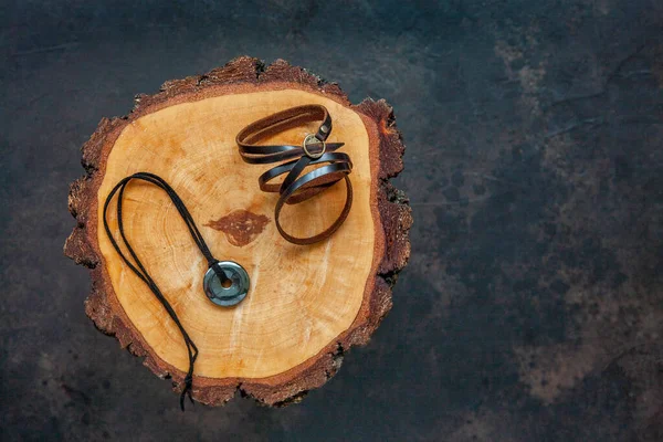 Leather Bracelet Pendant Snowflake Obsidian Stone Leather Lace Items Magic — Stock Photo, Image