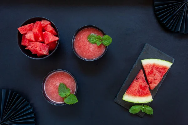 Ovanifrån Färsk Iskall Hemmagjord Vattenmelon Sorbet Granita Smoothie Svart Bakgrund — Stockfoto