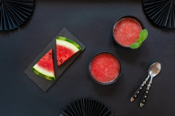 Ovanifrån Färsk Iskall Hemmagjord Vattenmelon Sorbet Granita Smoothie Svart Bakgrund — Stockfoto