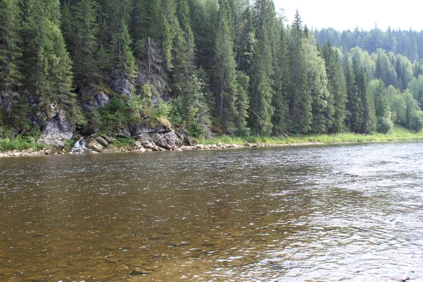 Bellissimo Paesaggio Urale Fiume Montagna Vista Bellissimo Paesaggio Nella Regione — Foto Stock