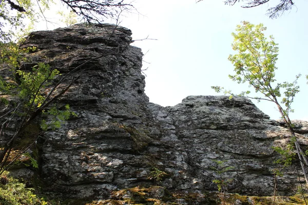 Die Spitze Des Berges Gegen Den Blauen Himmel Ural Russland — Stockfoto