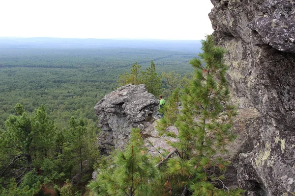 Turystycznych Szczycie Góry Piękne Krajobraz Gór Ural Region Perm Mount — Zdjęcie stockowe