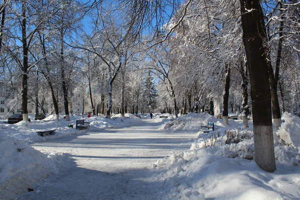 Vicolo Innevato Città Vicolo Foto Città Stagione Inverno Sacco Neve — Foto Stock