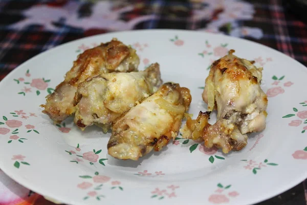 Gebratene Chicken Wings Auf Einem Teller Foto Von Gebratenem Fleisch — Stockfoto