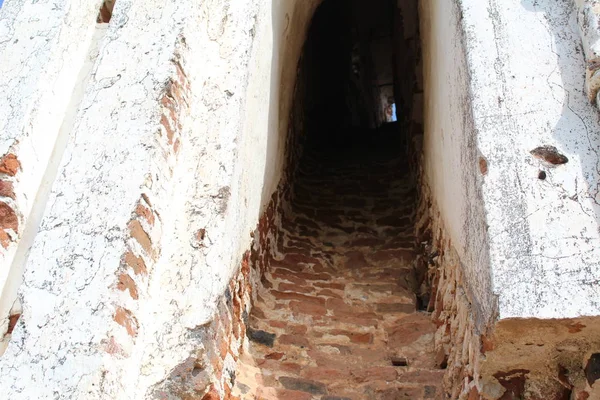 Tegelväggar Det Antika Templet Foto Murverk Muren Forntida Förstörd Röda — Stockfoto