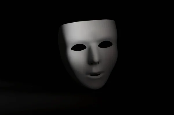 Una Máscara Mascarada Blanco Sin Emociones Destaca Sobre Fondo Negro — Foto de Stock