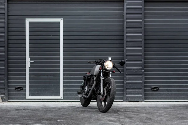 Custom Motorbike Parking Black Industrial Building Everything Ready Having Fun — Stock Photo, Image