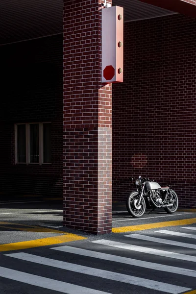 Vecchio Parcheggio Moto Vicino Muro Mattoni Finanza Edificio Tutto Pronto — Foto Stock