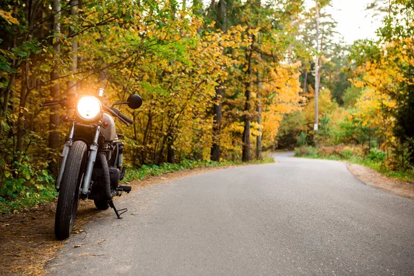 Plata Viejo Caferacer Estacionamiento Motocicletas Una Carretera Campo Todo Está — Foto de Stock