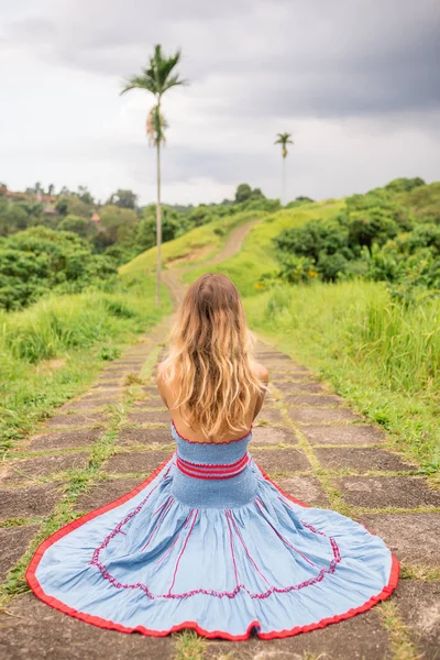 Beautiful Young Woman Blue Vintage Dress Seat Stone Hill Path — Stock Photo, Image