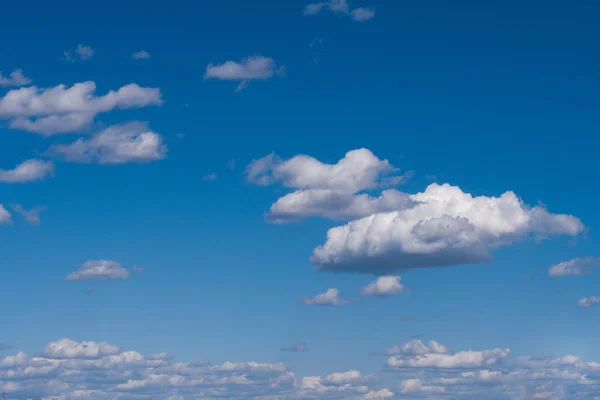 Schöner Himmel Sommerlicher Warmer Tag — Stockfoto