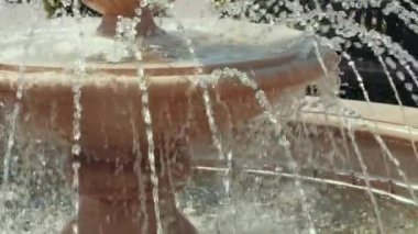 Ağır çekim çeşmenin, klasik stil