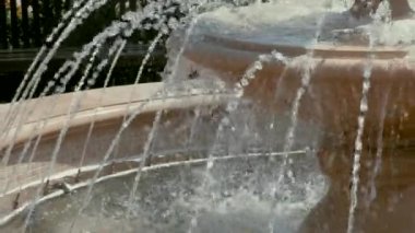 Ağır çekim çeşmenin, klasik stil