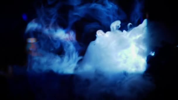 Langzaam Verschijnen Blauwachtig Rook Slow Motion Rook Uit Waterpijp — Stockvideo