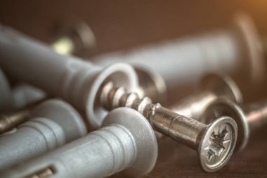 Gri dyupels yakın çekim yapı vidayla