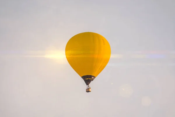 Flying Ball Basket Altitude Flies City — Stock Photo, Image