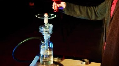 Nargile nargile Bar hizmet öncesi masada.