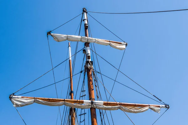 Mast Eines Alten Seeschiffs Piratenschiff Aus Holz Seile — Stockfoto