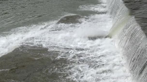 グランドラピッズ市川 強力な電流です 夏の日 — ストック動画