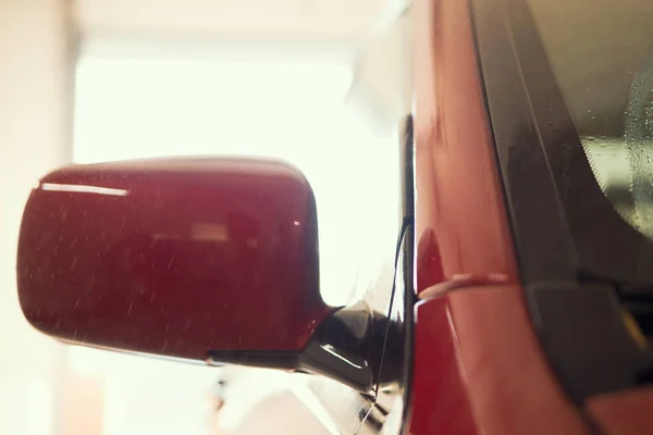 Красный Пассажирский Вагон Коробке Автомойке Интегрированная Стирка Давлением Воды Летний — стоковое фото