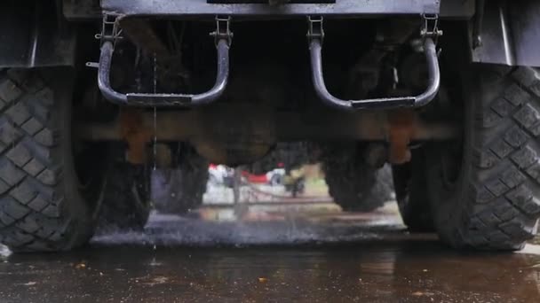 Camión Bomberos Con Agua Extinción Incendios Salpicando Agua Vídeo Cámara — Vídeo de stock
