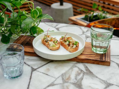 Dolgular çeşitli lezzetli bruschetta.