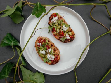 Dolgular çeşitli lezzetli bruschetta.