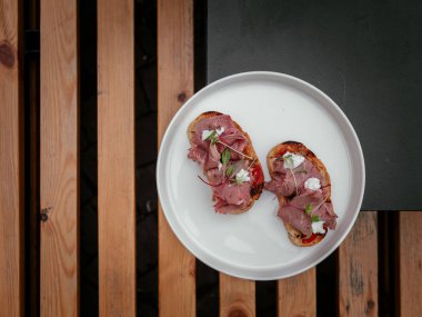 Dolgular çeşitli lezzetli bruschetta.