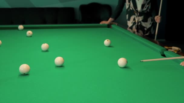 Game Party Billiards Young Boys Girls Play Each Other Hobby — Stock Video