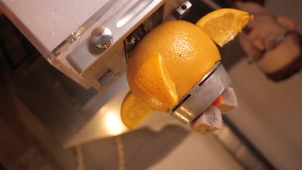 Hookah Mistr Dělá Grapefruitu Hadici Fragrant Hookah — Stock video