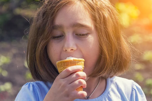 Girl Eating Ice Cream Waffle Cup Close Portrait Smiling — Stock Photo, Image