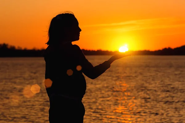 Silhouette Girl Background Evening Sun Red Sunset Keeps Sun His — Stock Photo, Image