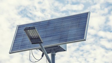 üstünde süt fırtınalı gökyüzü karşı güneş sokak lambası