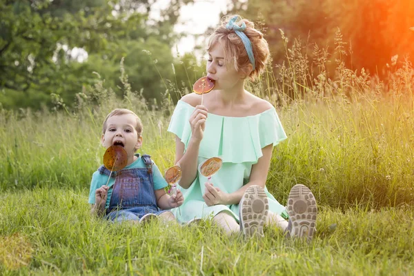 Mom Son Park Summer Lollipops Soap Bubbles — Stock Photo, Image