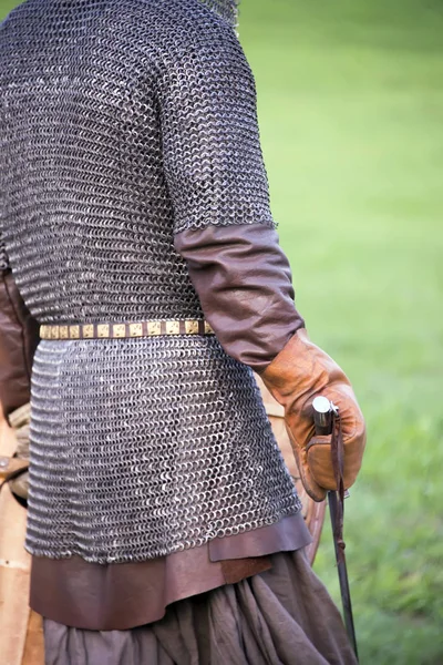 Guerreiro Russo Terno Histórico Armadura Uma Espada — Fotografia de Stock