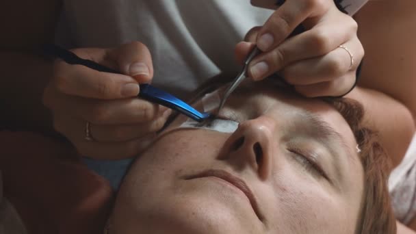 Extension Des Cils Maison Fille Effectue Une Opération Maison — Video