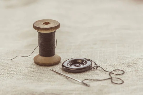 Composición Costurera Sastre Hilo Coser Para Tejer Hilo Gris Aguja —  Fotos de Stock