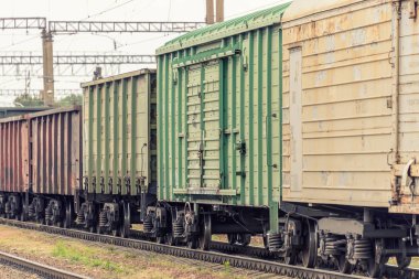 bir tren tekerlek raylar üzerinde. Demiryolu