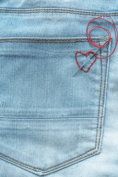 Coeurs Brodés Fil Rouge Sur Pantalon Poche Jeans — Photo