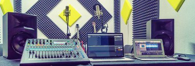 kayıt stüdyosunda Mixer