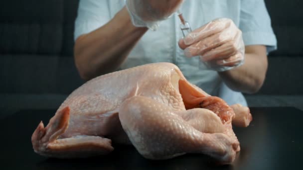 Kemi Injektion Kyckling Gmo Produkter Som Skadliga För Hälsan Spruta — Stockvideo
