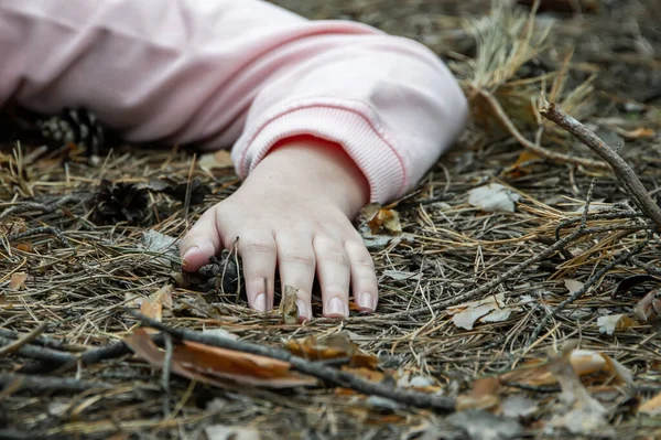 Omicidio Nel Boscho Mano Adolescente Morto Nella Foresta Terra Vittima — Foto Stock